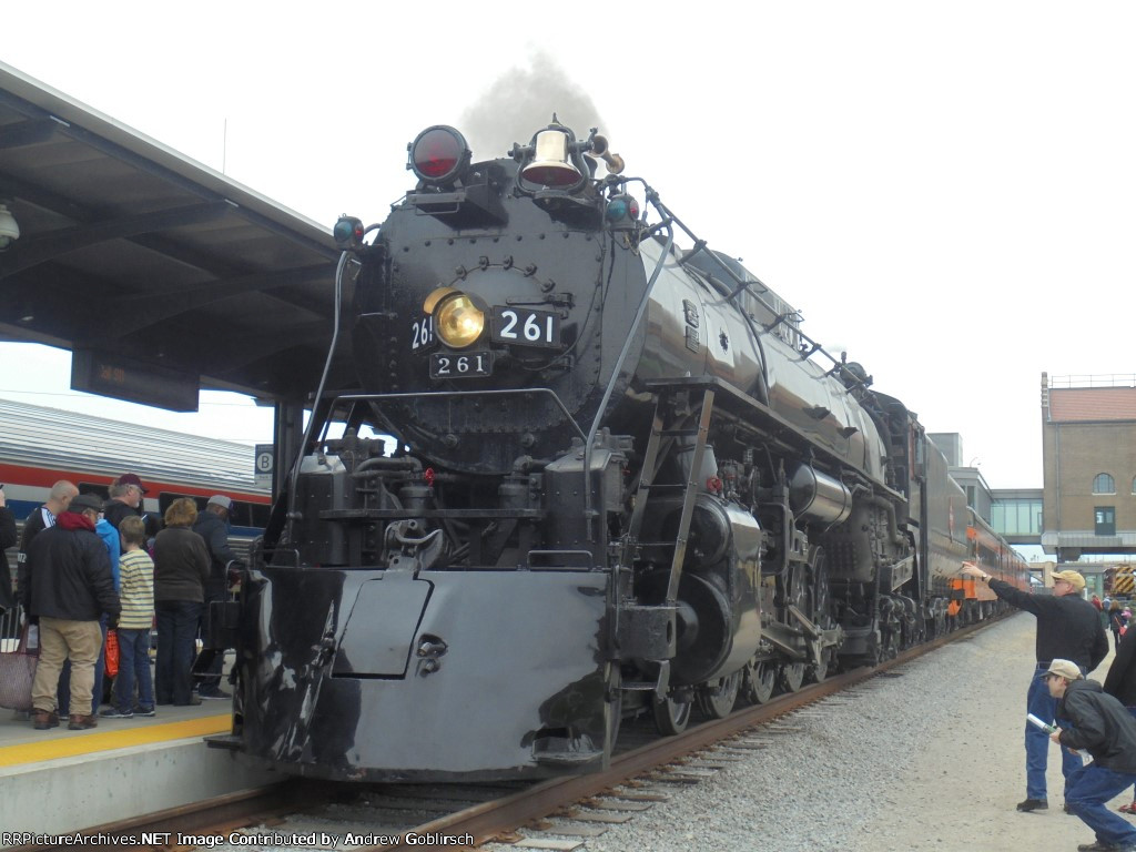 MILW 261 & 4 Cars National Train Day